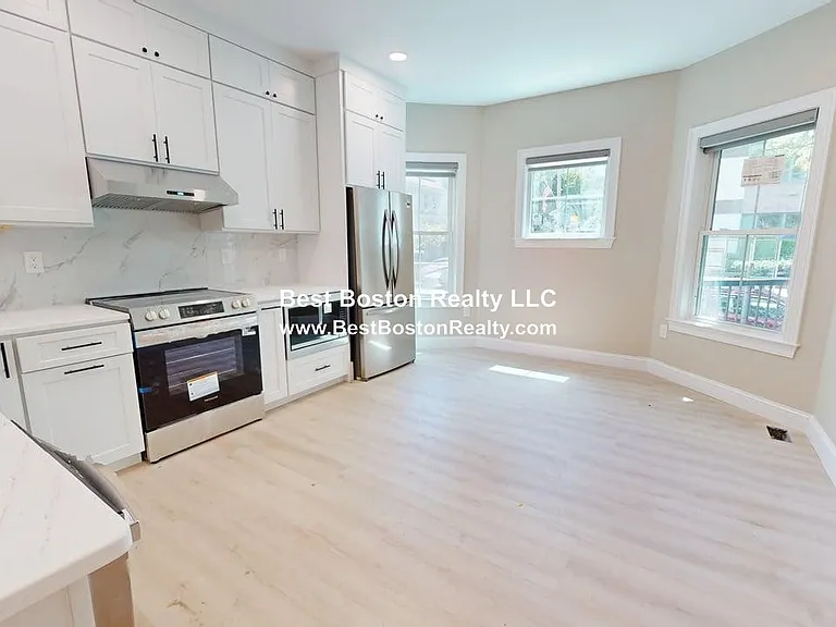 231 Highland Ave #1 — Photo 2