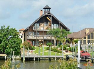 902 Davis Rd, League City, TX 77573