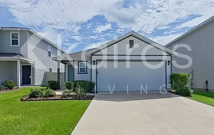 3 bed, 2.0 bath, 1453 sqft, $2,045 — Photo 1
