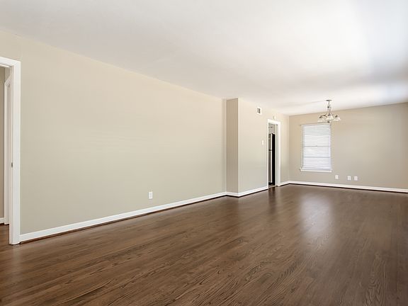 5th image of 511 Classen Dr