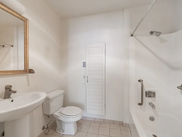 Park Glenview Apartments- Boutique Senior Living — Photo 12