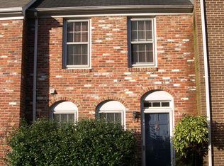 106 Shooters Ct, Alexandria, VA 22314