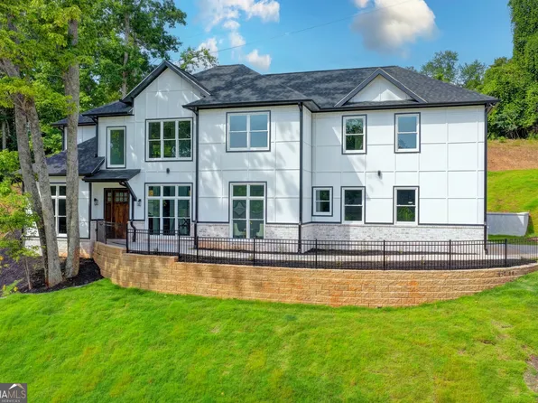 1238 Bloomsbury Ln, Gainesville, GA 30501
