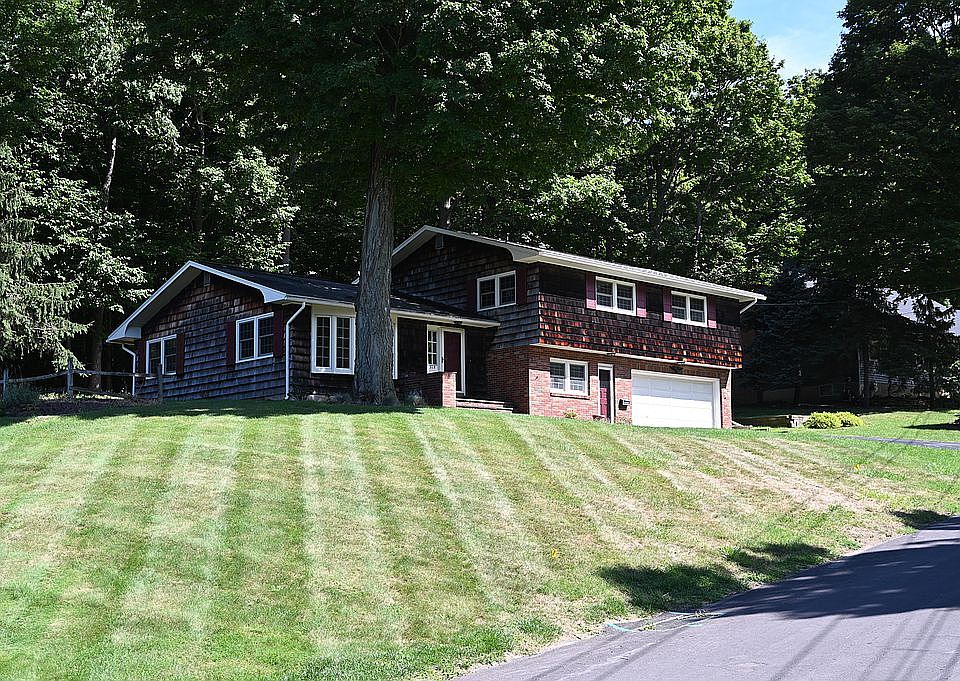 1st image of 315 Broadview Dr
