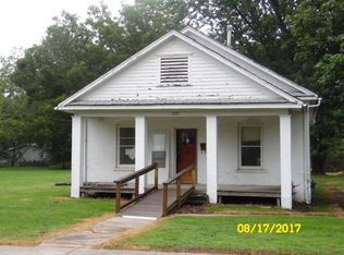 252 N Elm St, Nevada, MO 64772