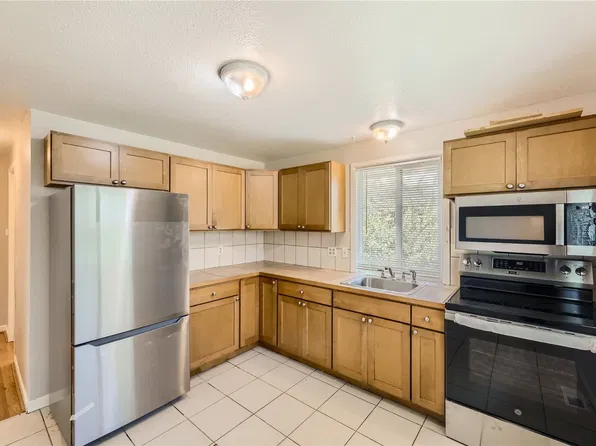9253, 9253 3rd Ave NW, Seattle, WA 98117
