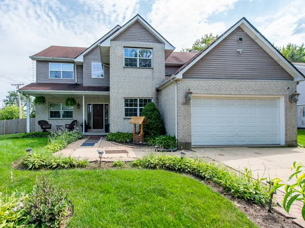 3609 Lee Ave, Gurnee, IL 60031