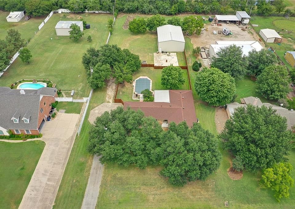 1st image of 145 Southwood Dr