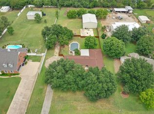 145 Southwood Dr, Burleson, TX 76028