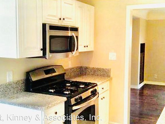 3rd image of 3707 E Livingston Dr