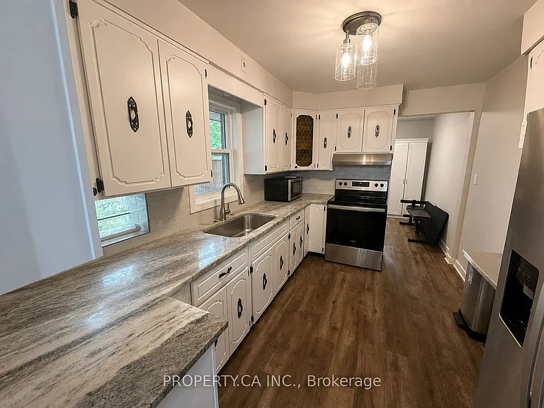 9 Garnet Rd #UPPER — Photo 4