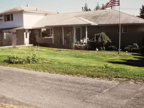 509 & 1/2 Sutton St, Punxsutawney, PA 15767