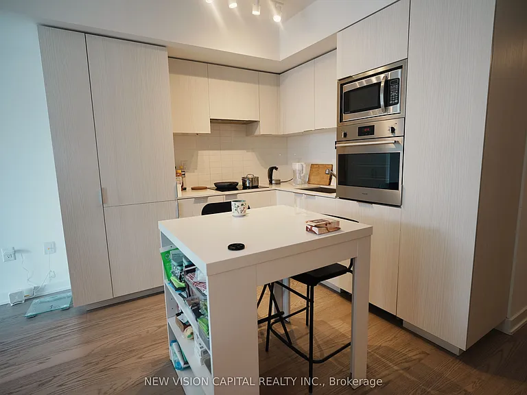 11 Wellesley St W #1703 — Photo 8