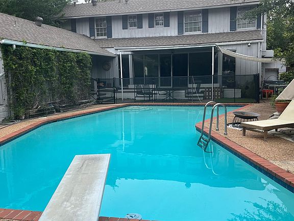 2nd image of 3807 Olympia Dr