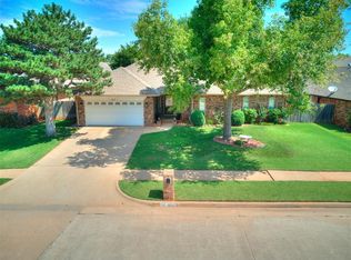 1805 E Main St, Moore, OK 73160
