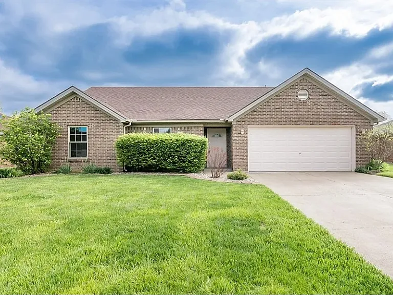4105 Lakeside Dr — Photo 1
