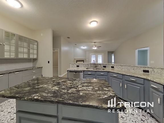 5th image of 942 Brook Hollow Ct