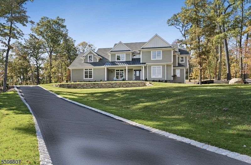 1st image of 3 Bristol Ridge Rd