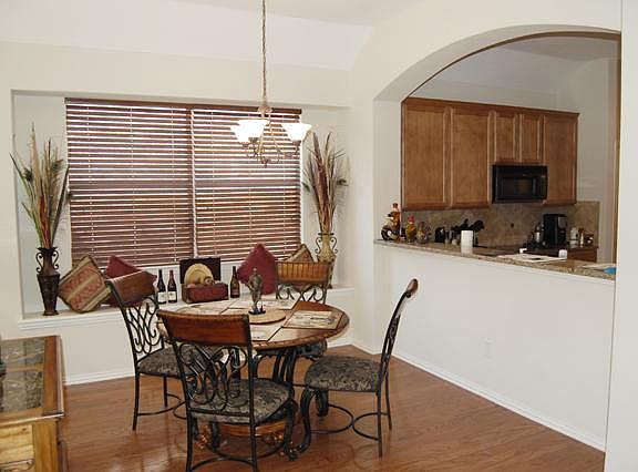 5th image of 2009 Fountainview Dr