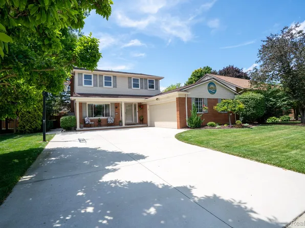 1552 Glen Ln, Trenton, MI 48183