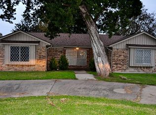 2701 Mustang Rd, Alvin, TX 77511