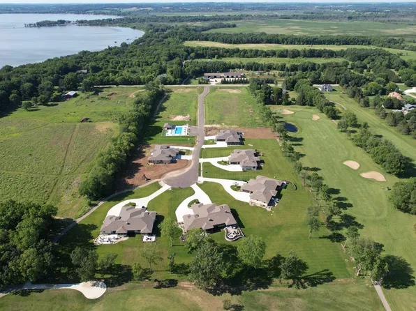 N862 Eagle Ridge Dr, Fort Atkinson, WI 53538