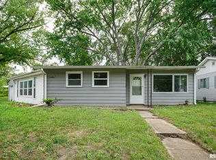 1501 Fenley St, Pekin, IL 61554