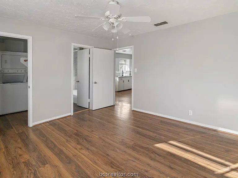 1014 E 23rd St — Photo 11