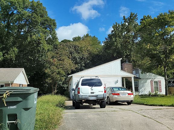 3rd image of 3102 Darden Rd