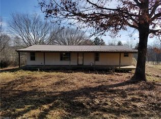 211 Casstevens Rd, Mount Airy, NC 27030