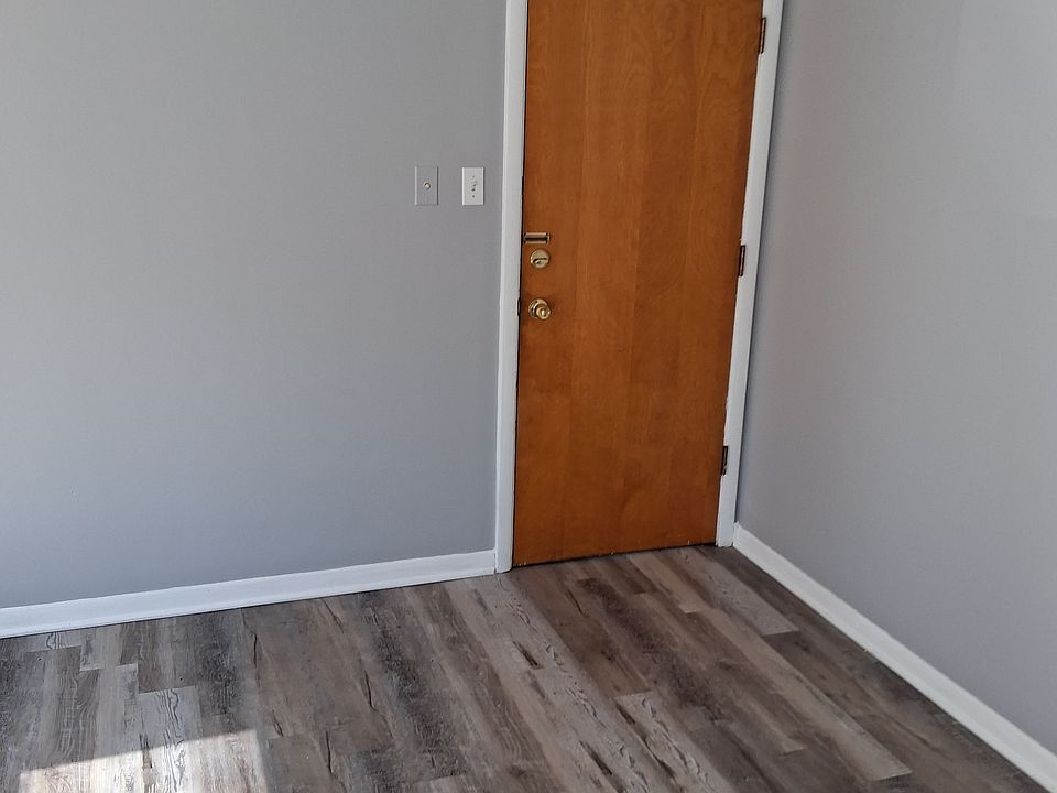 1st image of 9207 S Pulaski Rd #1