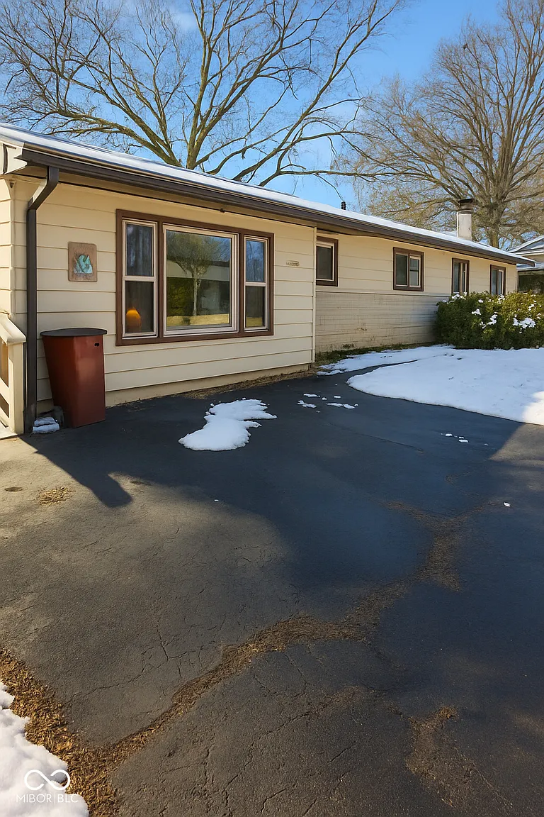 603 W Green Rd photo 1