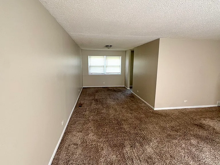 16001 Avalon Ave — Photo 4