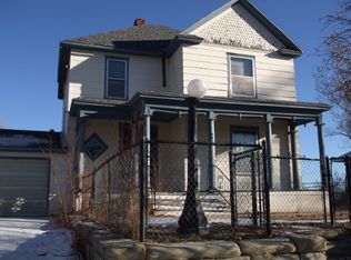 851 N 1st St, Raton, NM 87740