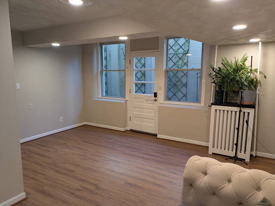 1st image of 4136 Queen Ave S APT 108