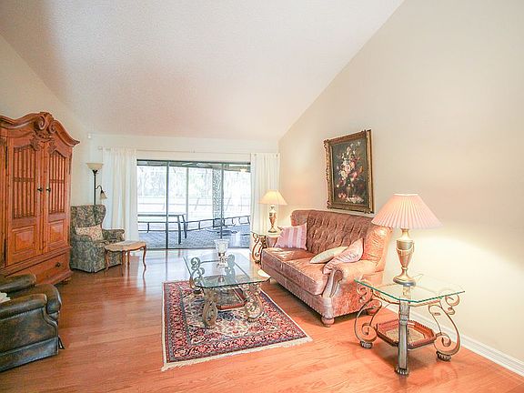 2nd image of 2599 Lakeside Ct