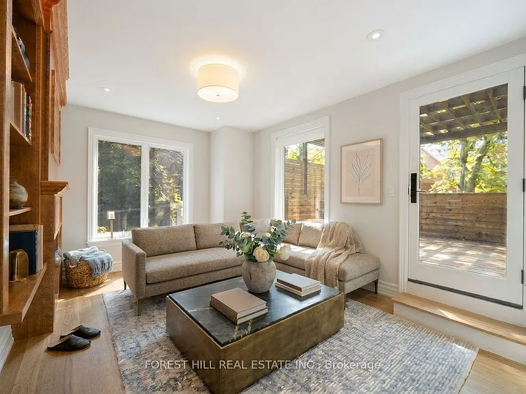 52 Shaftesbury Ave — Photo 22