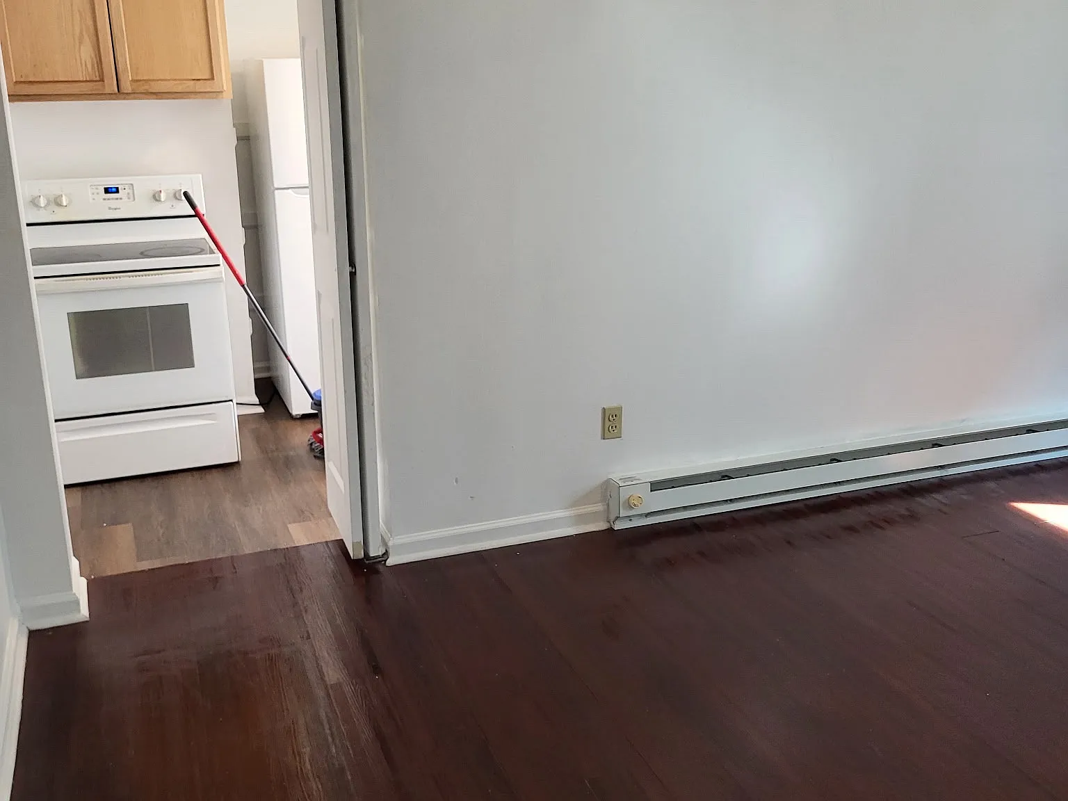 2 bed, 800 sqft, $800 — Photo 2