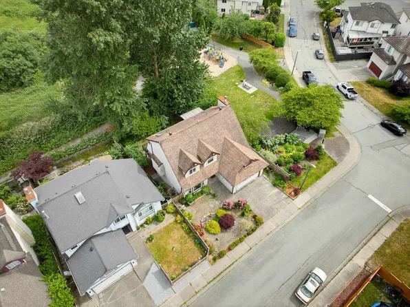 2378 Mariana Pl, Coquitlam, BC V3K 6S2