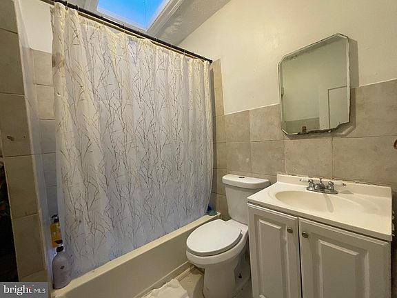5th image of 1622 Crosslynne Ave