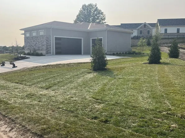7230 Westgate St, Shawnee, KS 66216