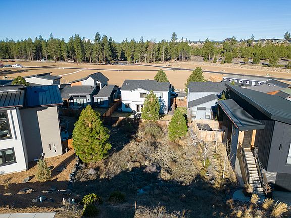 2nd image of 61175 SW Tippytoe Pl