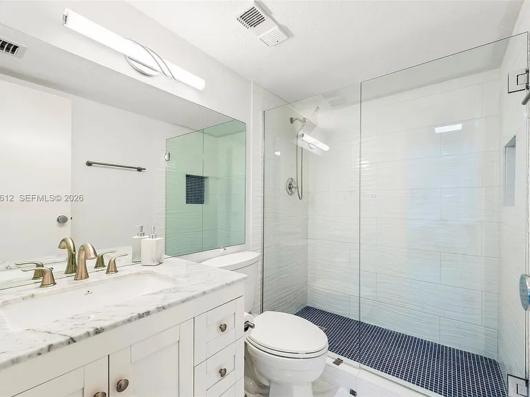 2401 Collins Ave #1007 — Photo 13