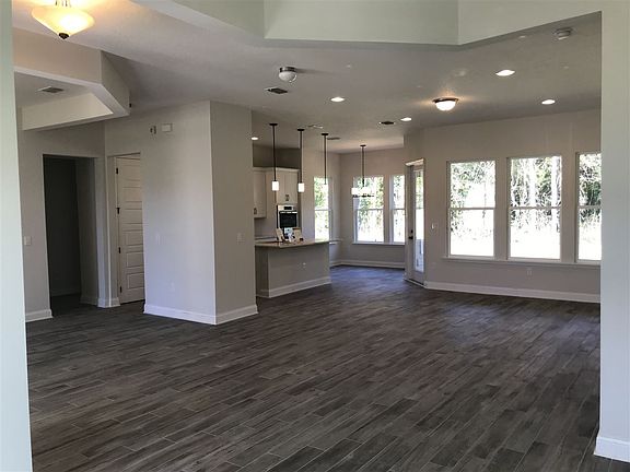 3rd image of 212 S Shadowwood Dr
