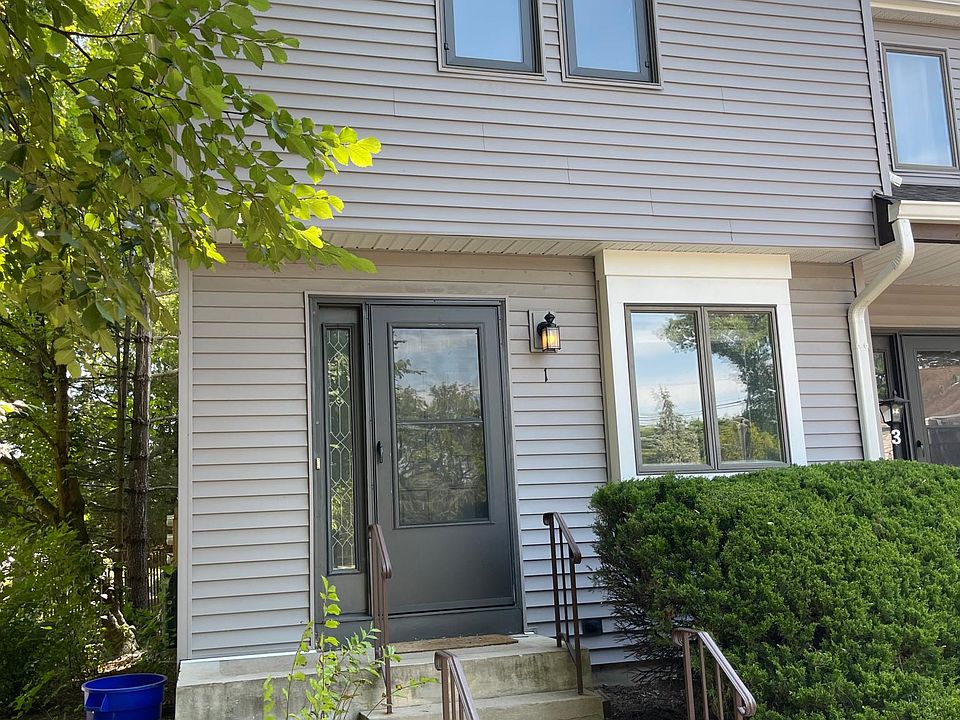 Front entrance of 1 Loeser Avenue, Somerville
