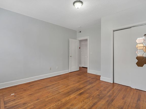 3rd image of 608-612 George St #608-11