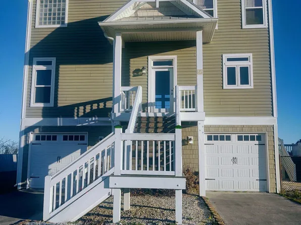 345 Twin Oaks Drive, Hampstead, NC 28443