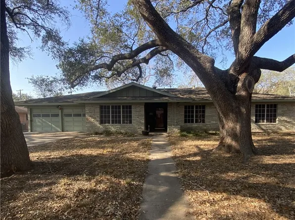 1119 Jefferson St, Alice, TX 78332