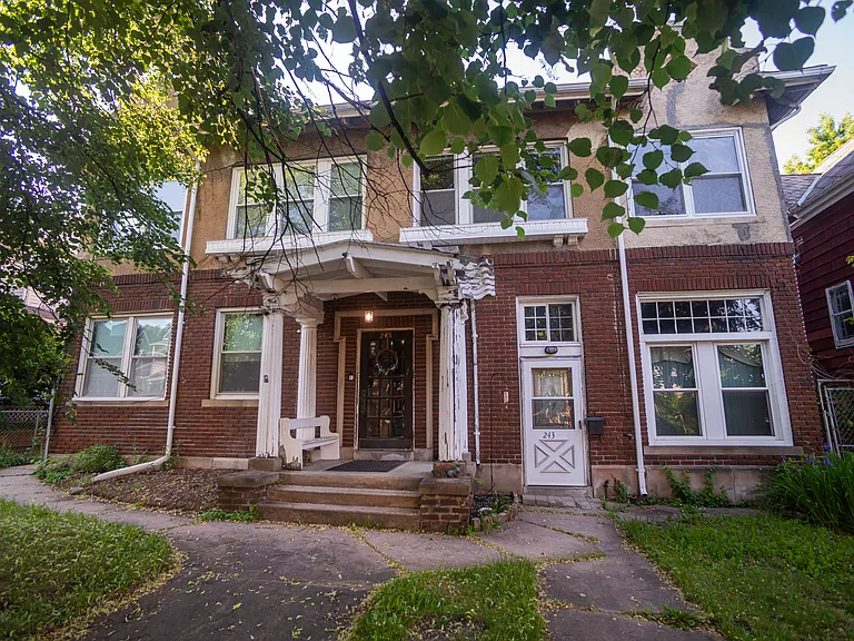 243-245 Sargeant St #2R — Photo 1