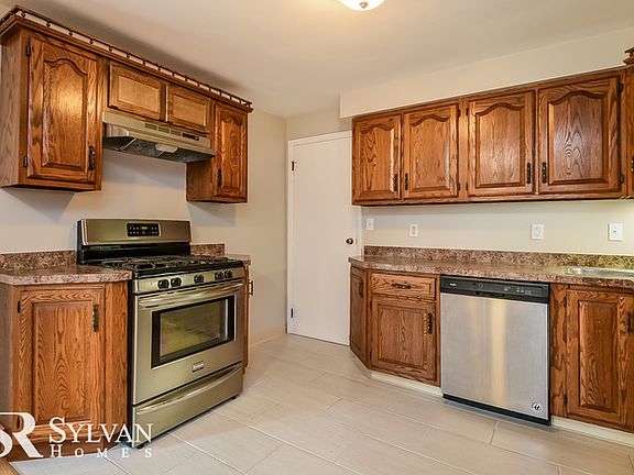 5th image of 307 Sun Valley Dr